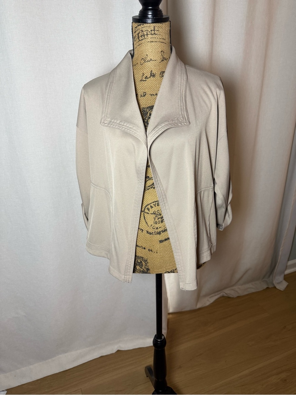 Max Studio Light Cream Open-Front Ponte Blazer